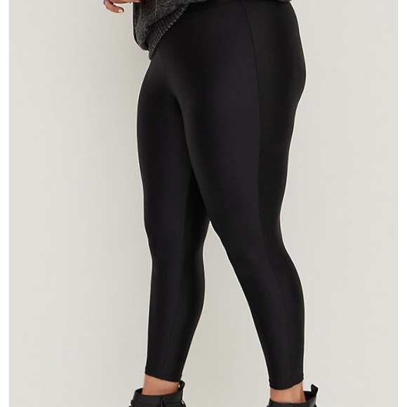 TORRID PLATINUM LIQUID LEGGING - BLACK - Picture 3 of 6